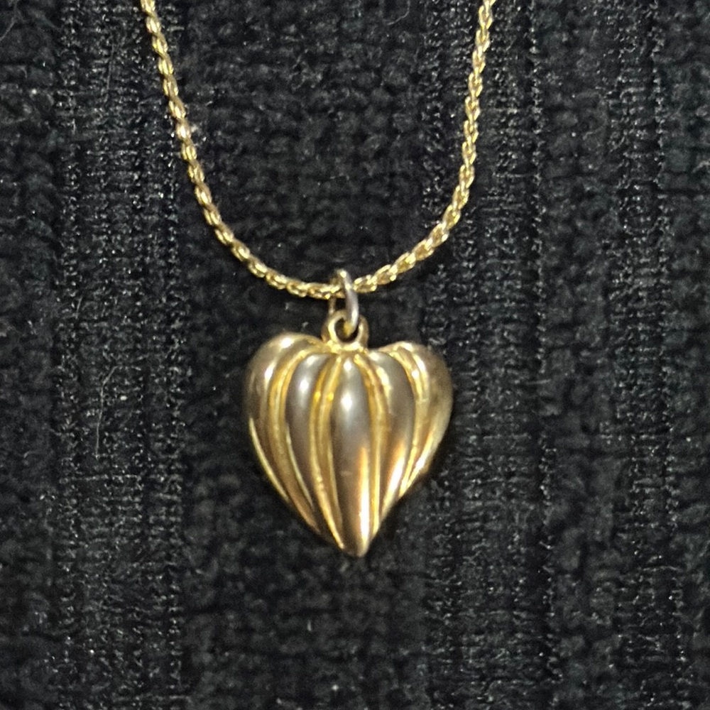 Vintage Gold-Tone Puffy Heart Pendant & Necklace Set